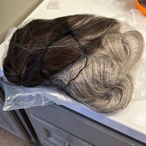 NIB Women’s synthetic chestnut to blonde ombré wig